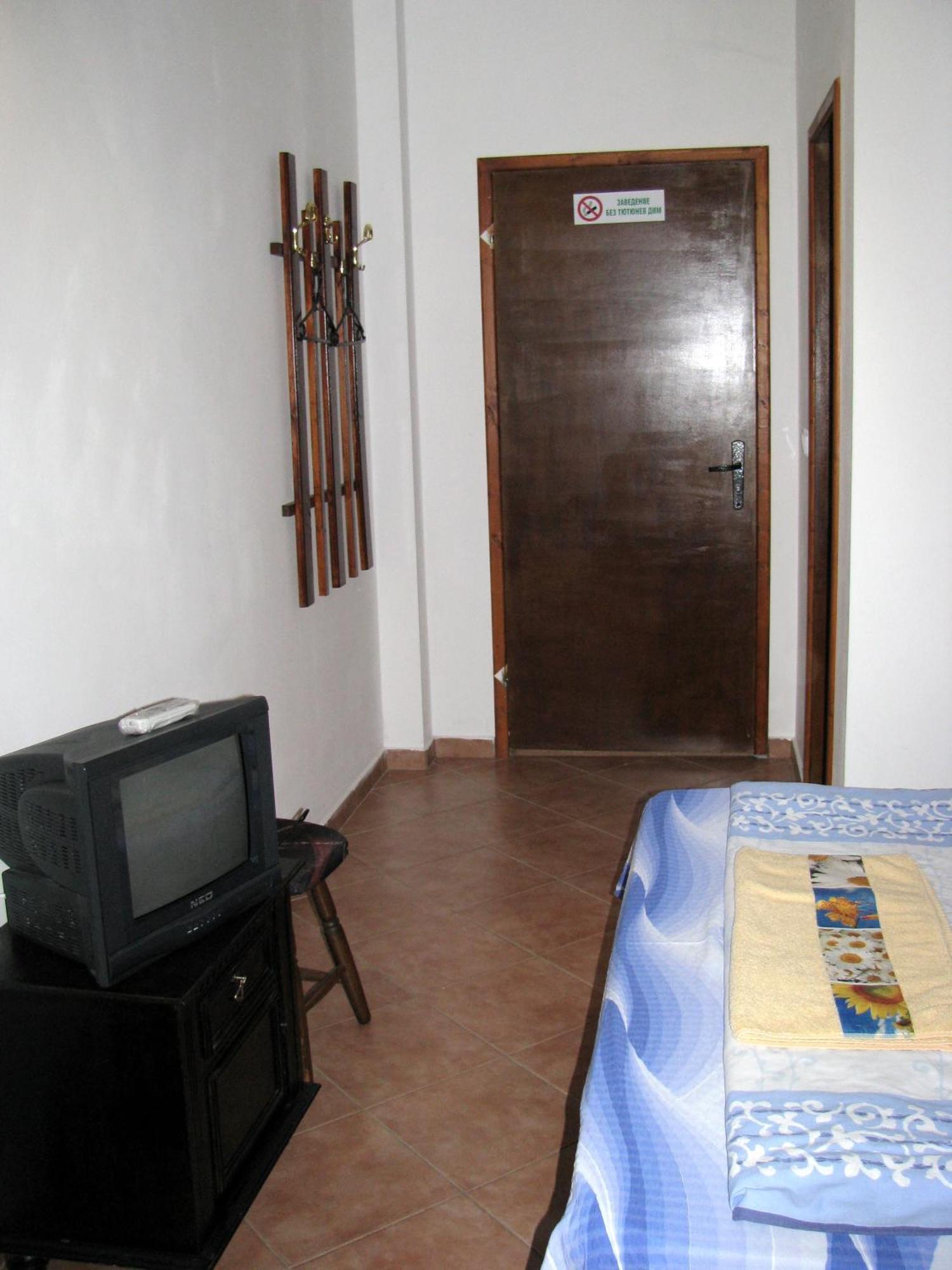Guest House Familia Samovodene Exterior foto