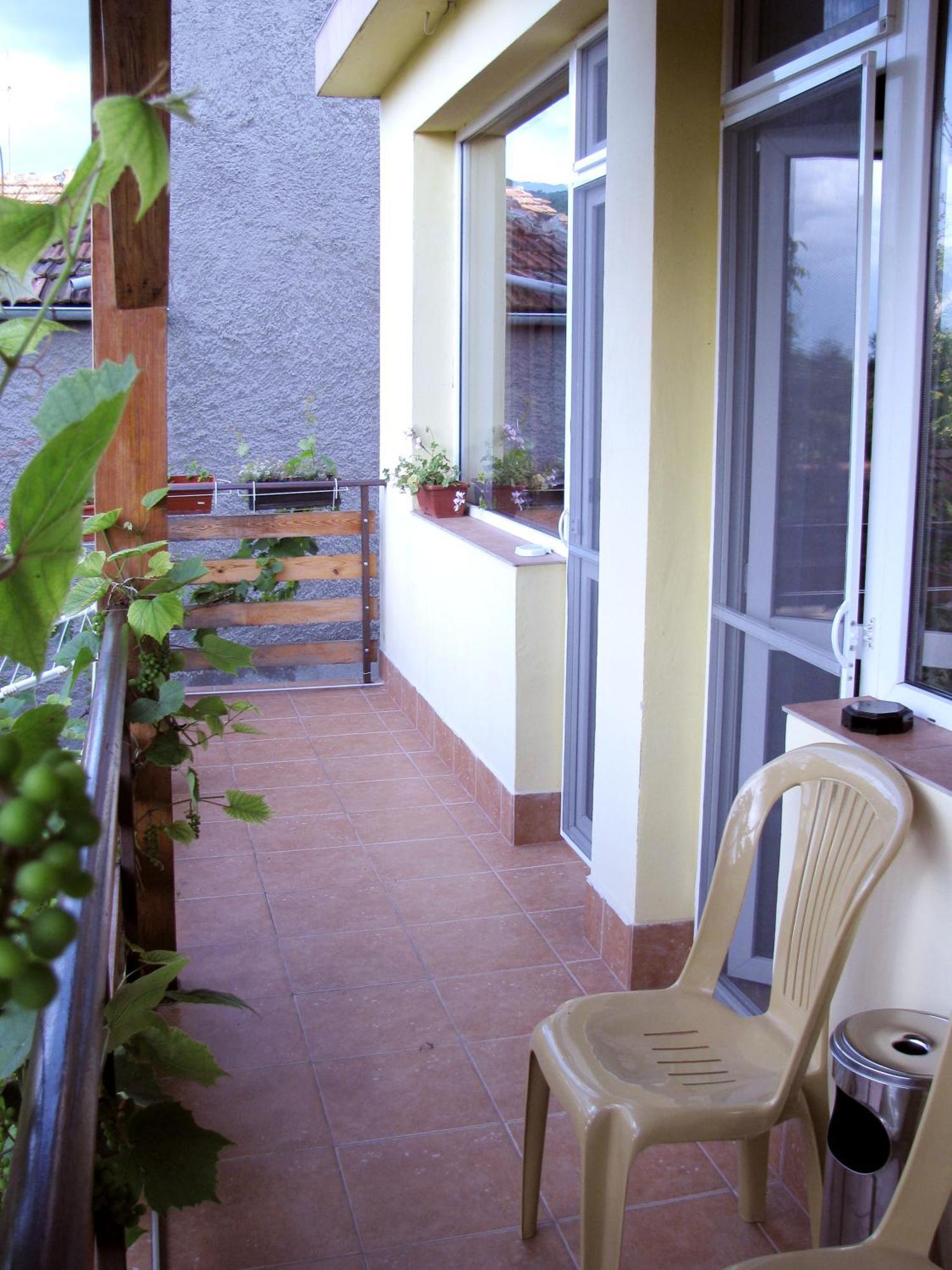 Guest House Familia Samovodene Exterior foto