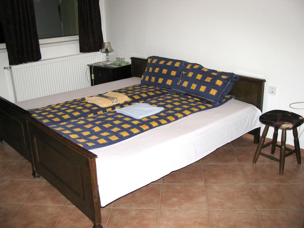 Guest House Familia Samovodene Exterior foto